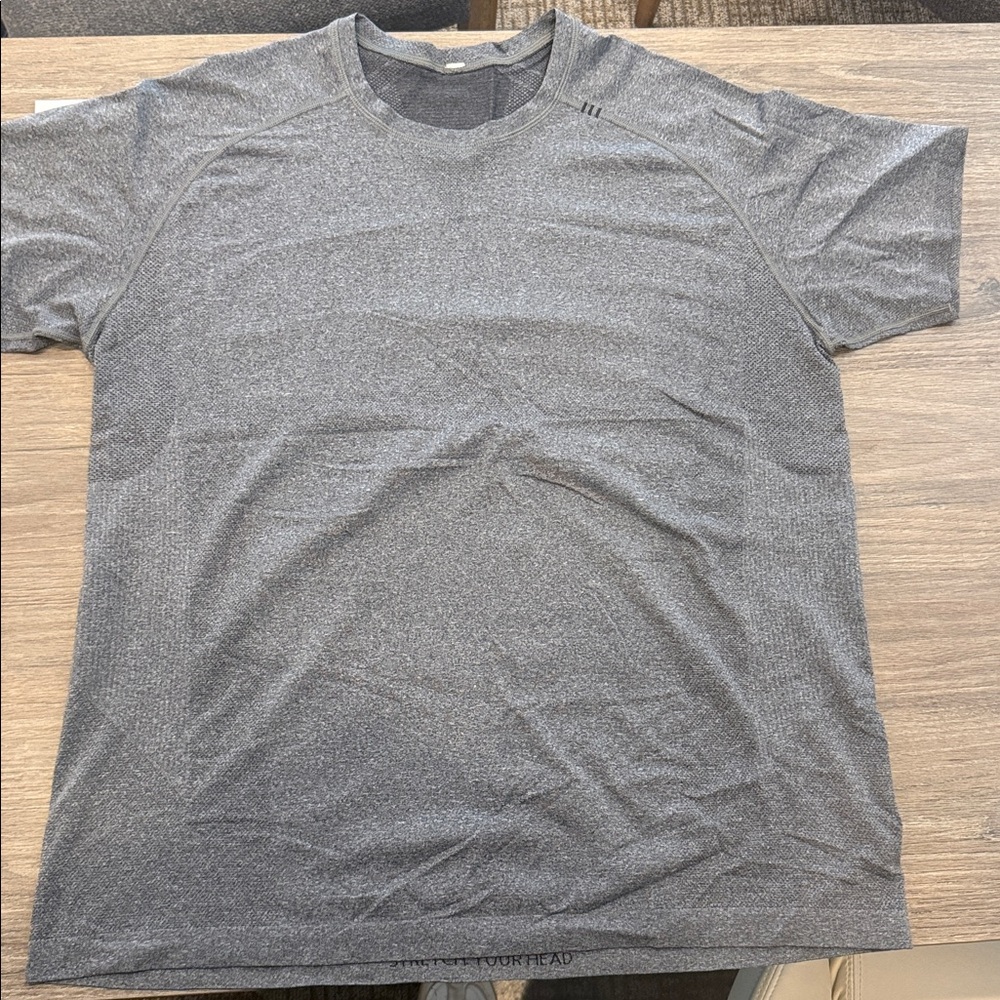 Mens Lululemon T Shirt Size XXL gray